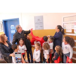 Escola Municipal 15 de Outubro é reinaugurada após reforma